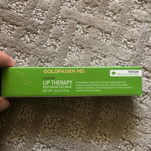 GOLDFADEN MD solution lip therapy restoring lip balm 15ml - Picture 2 of 8